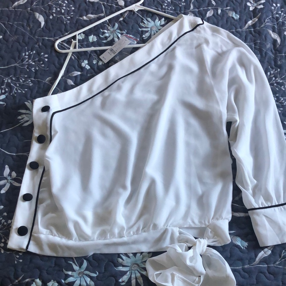 NWT New York & Co. blouse. Medium